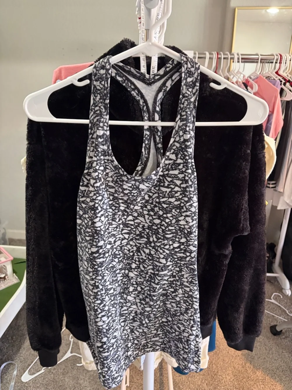 Razorback Tank - Picture 1 of 1